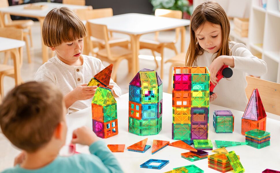 Gemmicc – Tuiles Magnétiques 136 Pièces, Set Deluxe Construction 3D Avec 2 Voitures, Dès 3 Ans, STEM